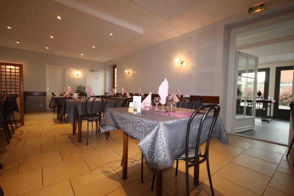 Logis Hotel Restaurant Auberge De La Cloche Le Theil-sur-Huisne エクステリア 写真