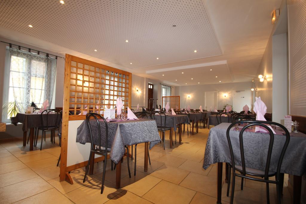 Logis Hotel Restaurant Auberge De La Cloche Le Theil-sur-Huisne エクステリア 写真