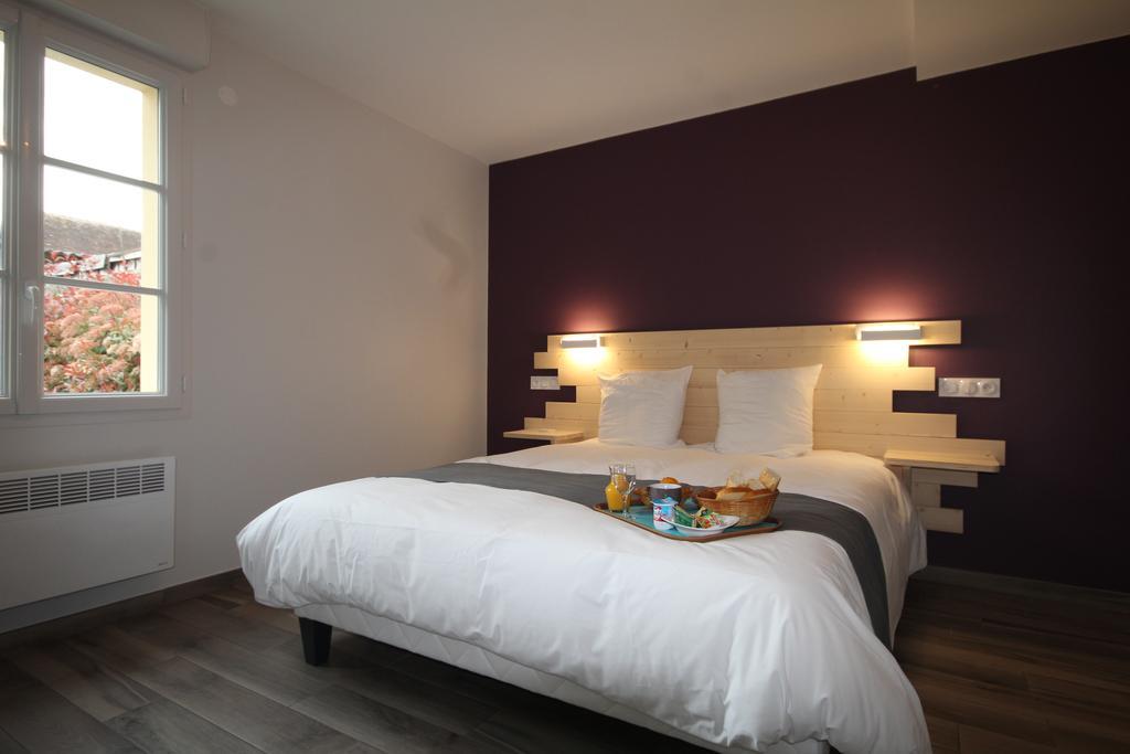 Logis Hotel Restaurant Auberge De La Cloche Le Theil-sur-Huisne エクステリア 写真