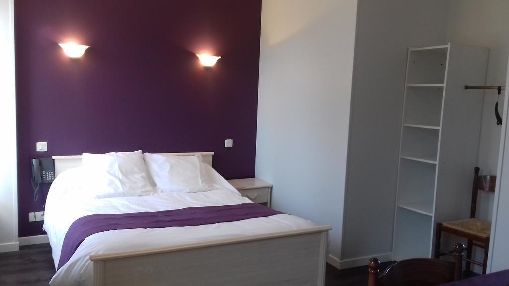Logis Hotel Restaurant Auberge De La Cloche Le Theil-sur-Huisne エクステリア 写真