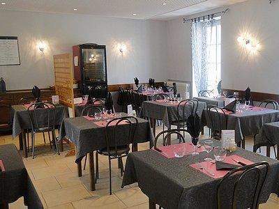 Logis Hotel Restaurant Auberge De La Cloche Le Theil-sur-Huisne エクステリア 写真